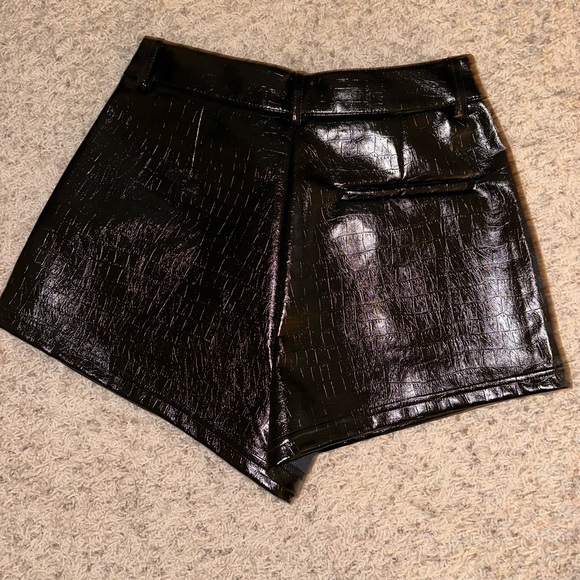 Noli Croco Faux Leather Short - Black - Picture 5 of 6